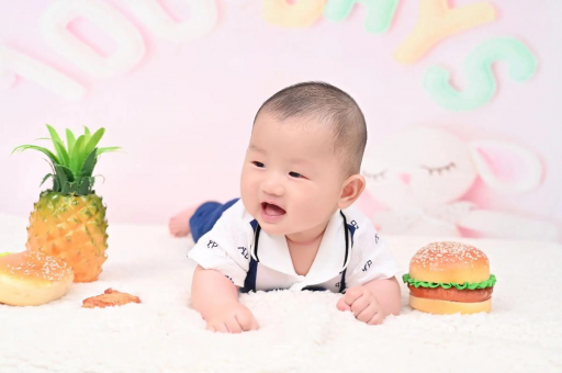 范县宝宝在妈妈肚子里